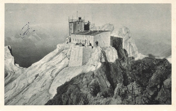 AK Garmisch-Partenkirchen (82467) Zugspitze und Münchener Haus, gelaufen am 10.07.1935 (Zugspitze)