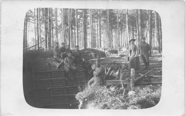 AK Österreich Ungararische Armee, 1. Weldkrieg, Besuch an der Front, Offizier, gelaufen