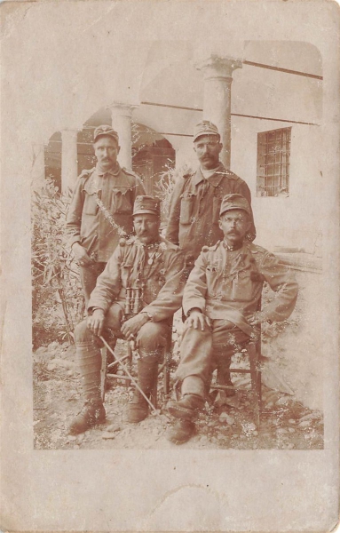 AK Österreich Ungararische Armee, Offiziere, Gruppenportrait, gelaufen