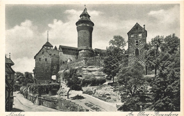 AK Nürnberg (83435), Am Olberg - Burg aufgang, n. gelaufen