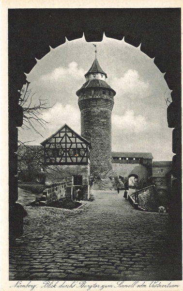 AK Nürnberg (83435), Blick durch Burgtor zum Simmell oder Uestnerturm, n. gelaufen