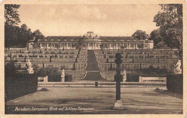 AK Potsdam (14467),Blick auf Schloß Sanssouci, n. gelaufen