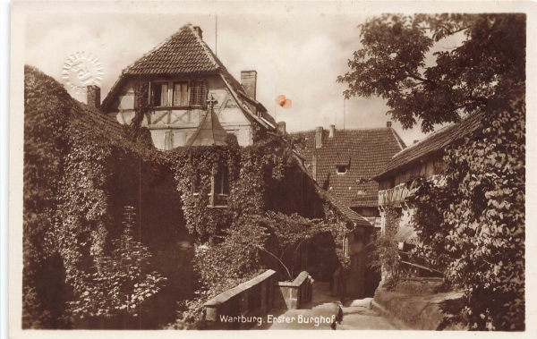 AK Eisenach (99817), Wartburg - Erster Burghof, n. gelaufen