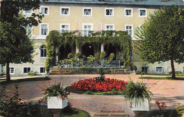 AK Bad Alexandersbad (95680), Kuranstalt: Haupteingang, n. gelaufen