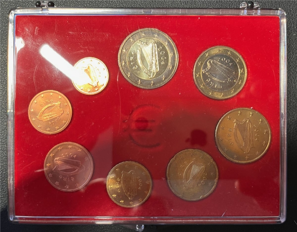 KMS - Estland 2004 - EURO-Satz im Plastfolder (org. verpackt)