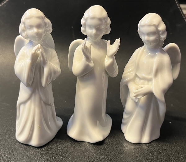 Weiße Keramik Cherub Figuren "3 betende Engel"