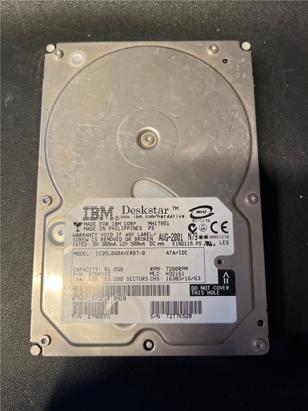 IBM Deskstar, 61,5 GB, Model: IC35L060AVER07-0, SATA HDD Festplatte