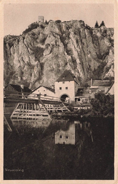 AK Kelheim (93309), Altmühlbrücke u. Tor in Neuessing mit Blick auf Ruine Randeck, n. gelaufen