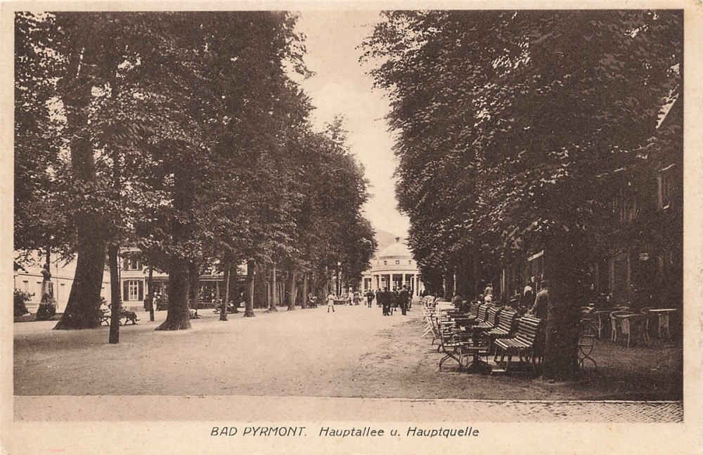 AK Bad Pyrmont (31812), Hauptallee u. Hauptquelle, n. gelaufen