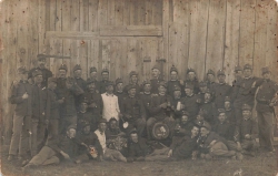 AK 1. Wk, Ung / Österreich Armee, Solaten, Gruppenfoto, gelaufen