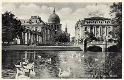 AK Potsdam (14467), Stadtschloß und Palast Hotel, gelaufen am 09.05.1935