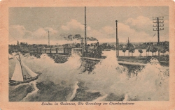 AK Lindau (83735), am Bodensee, Die Brandung am Eisenbahndamm ,n. gelaufen