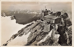 AK Garmisch-Partenkirchen (82467), Bay. Zugspitzb., Müncher Haus a. d. Westgiipfel, gelaufen BAHNPOST (Garmisch)